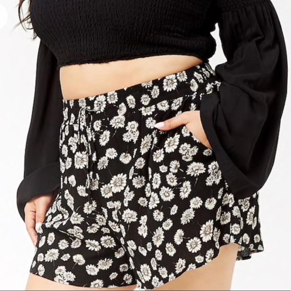 ✨Floral Drawstring Shorts✨